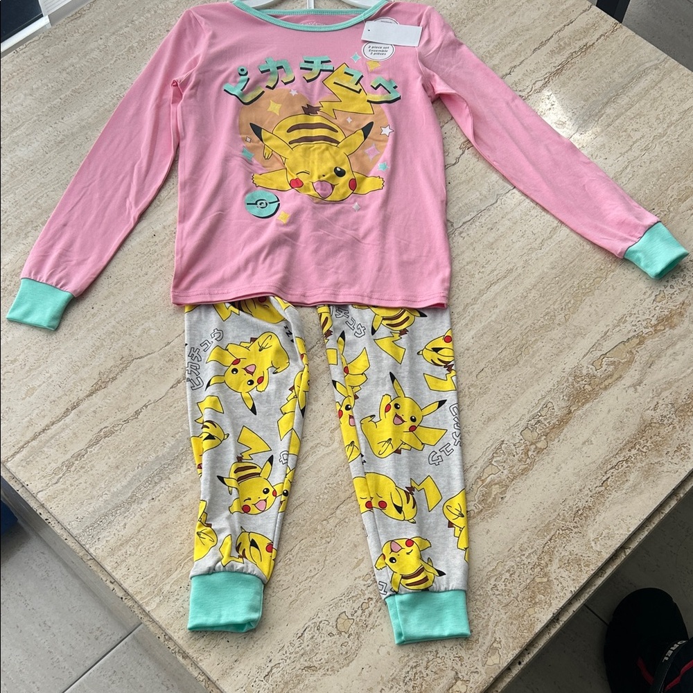 NEW 🆕 Pokemon Pikachu Kids Pyjamas Set - Pink and Gray 4/5 years